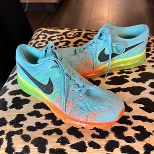 Nike Women’s Flyknit Air Max in Glacier Ice Size 8